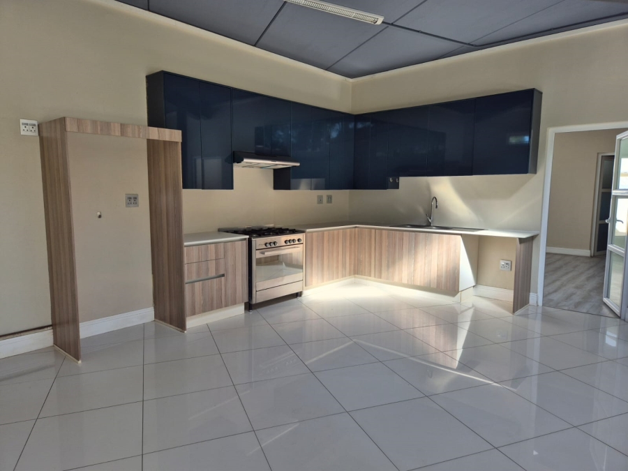To Let 3 Bedroom Property for Rent in Hurlingham Gauteng