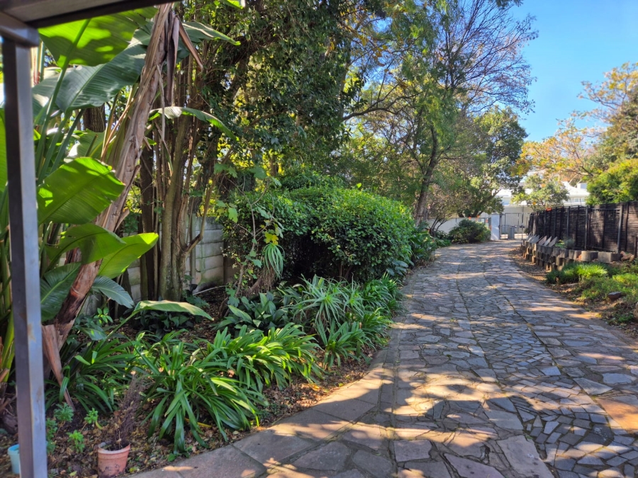 To Let 3 Bedroom Property for Rent in Hurlingham Gauteng
