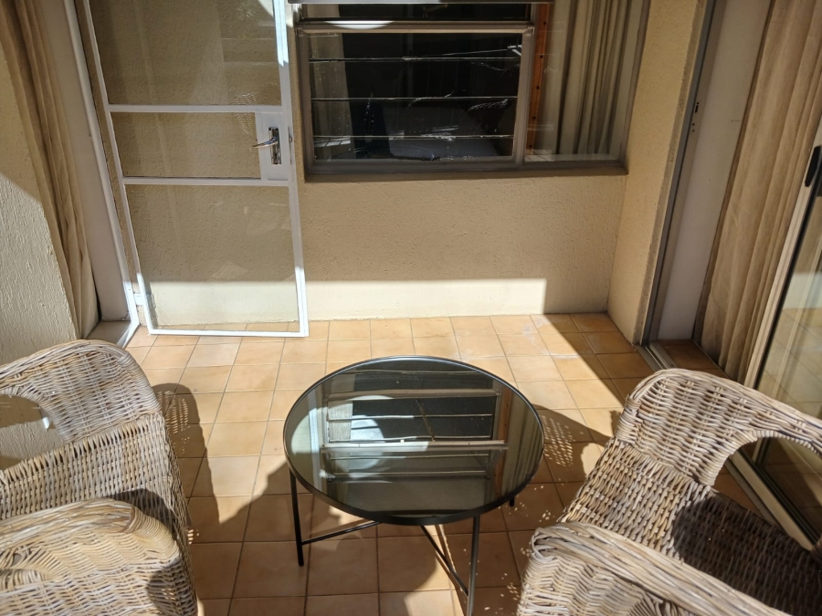 To Let 2 Bedroom Property for Rent in Sandhurst Gauteng