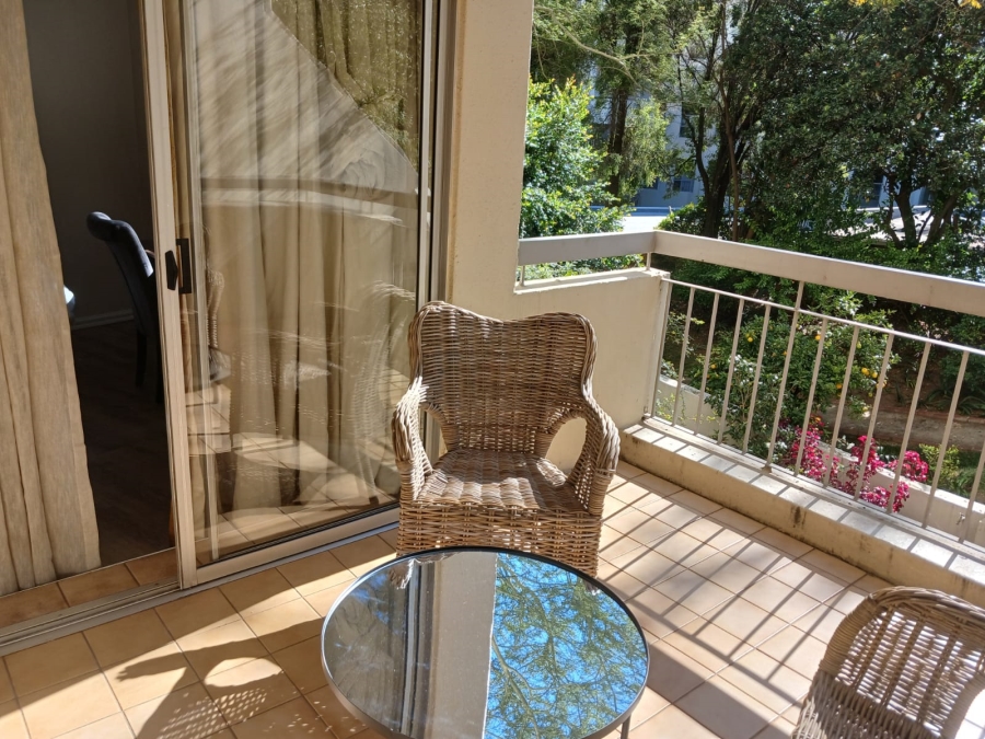 To Let 2 Bedroom Property for Rent in Sandhurst Gauteng