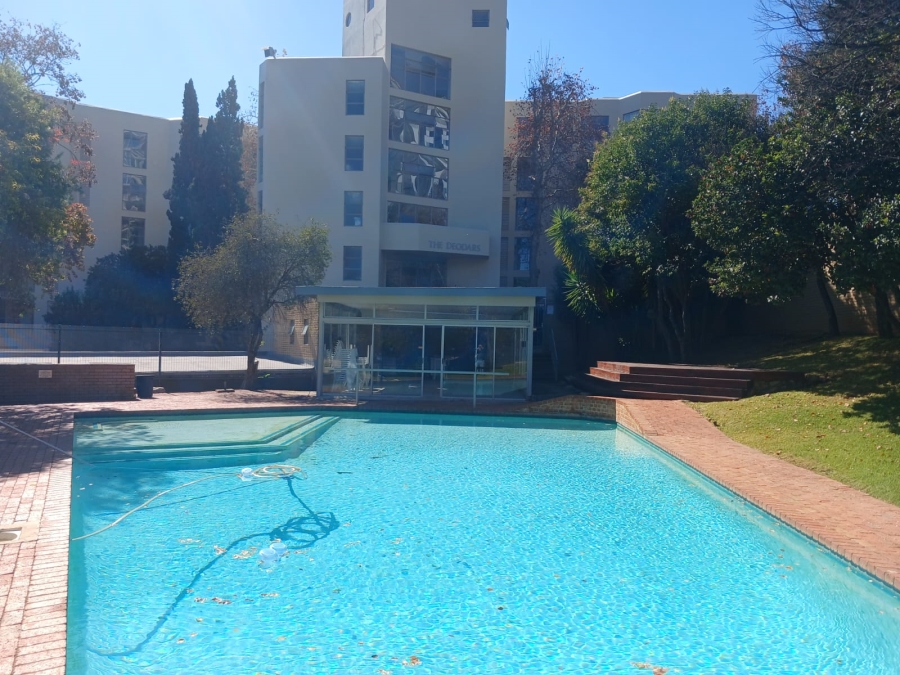 To Let 2 Bedroom Property for Rent in Sandhurst Gauteng