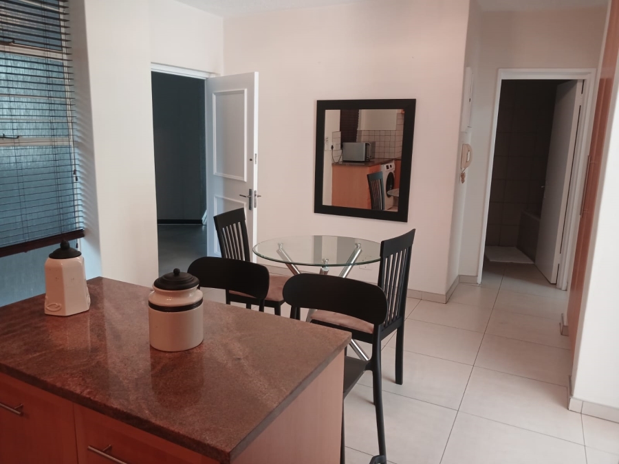 To Let 2 Bedroom Property for Rent in Sandhurst Gauteng