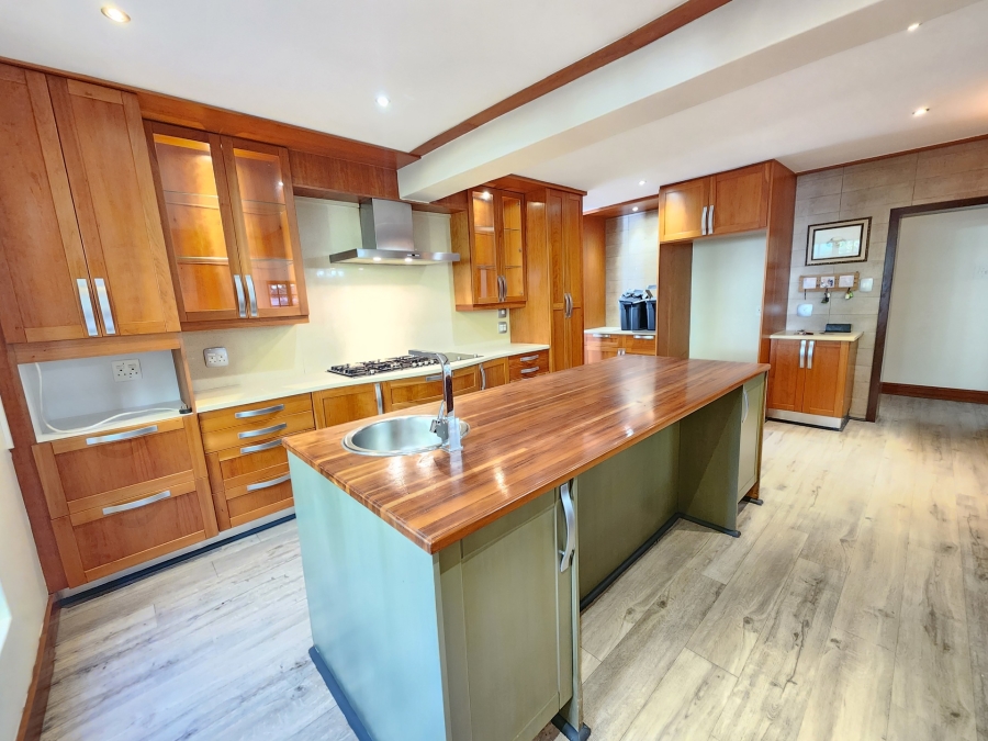 4 Bedroom Property for Sale in Waterkloof Gauteng