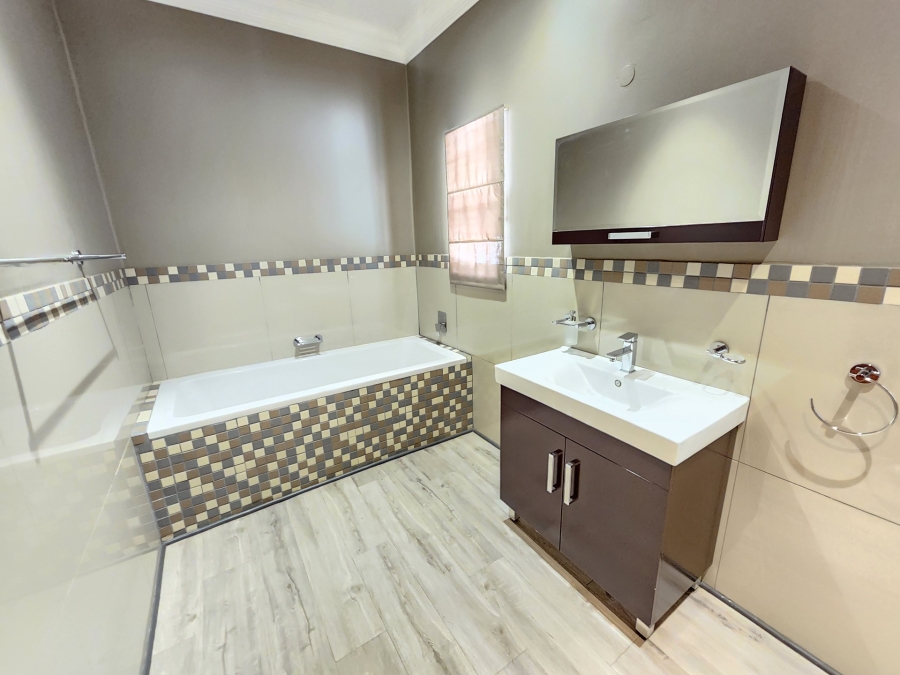 4 Bedroom Property for Sale in Waterkloof Gauteng