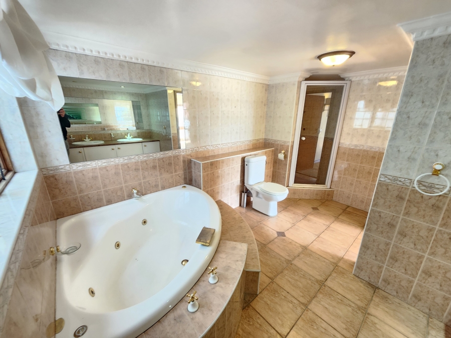 4 Bedroom Property for Sale in Waterkloof Gauteng