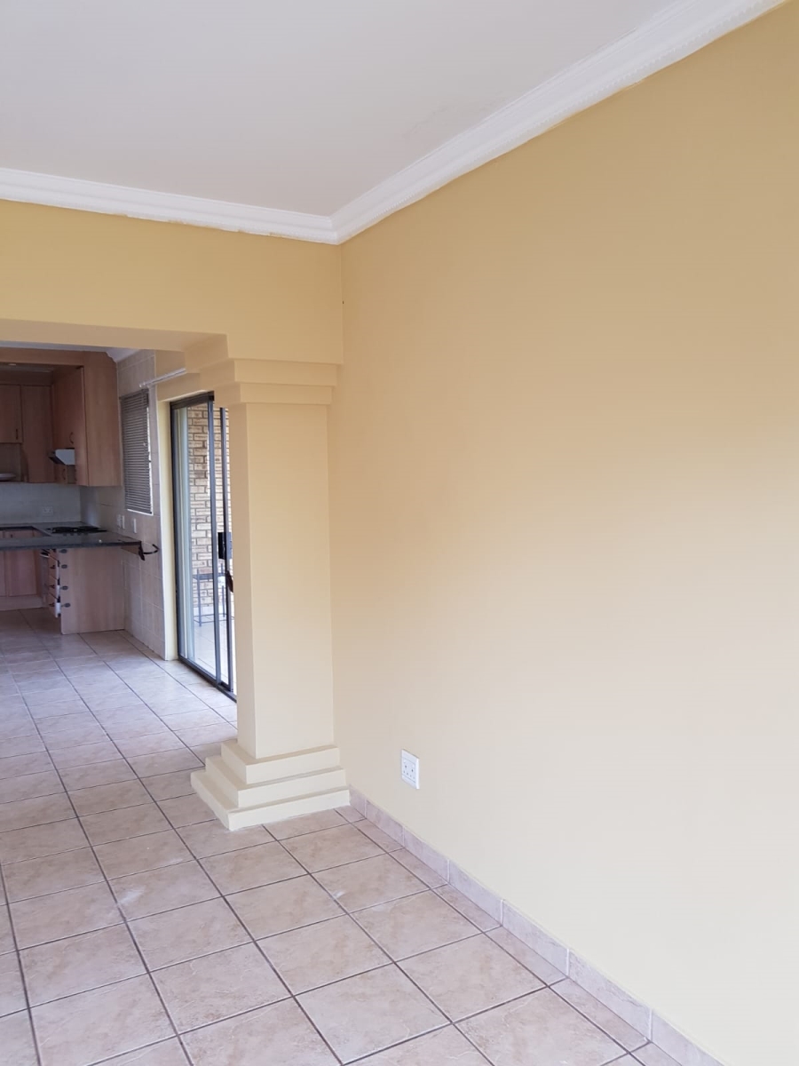 3 Bedroom Property for Sale in Thatchfield Cresent Gauteng