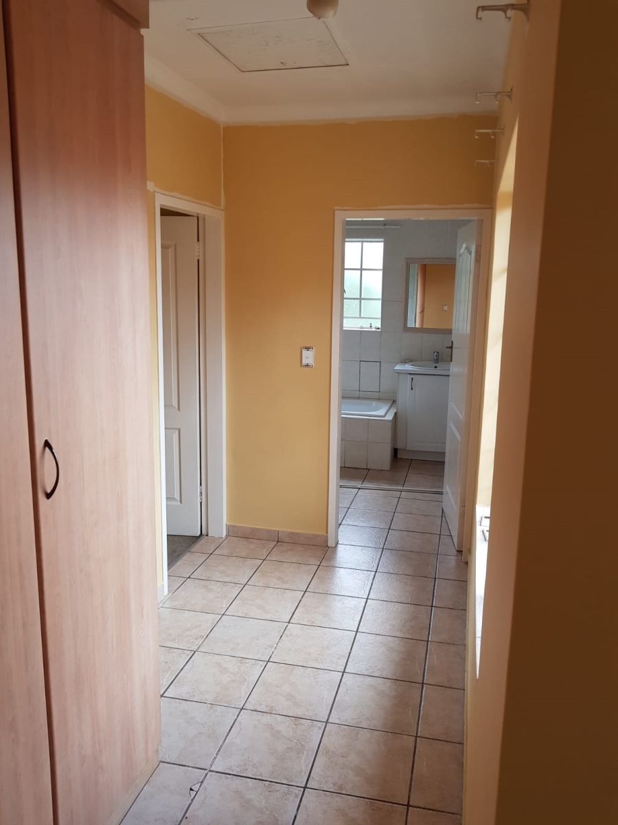 3 Bedroom Property for Sale in Thatchfield Cresent Gauteng