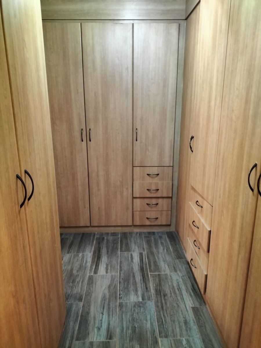 3 Bedroom Property for Sale in Thatchfield Cresent Gauteng
