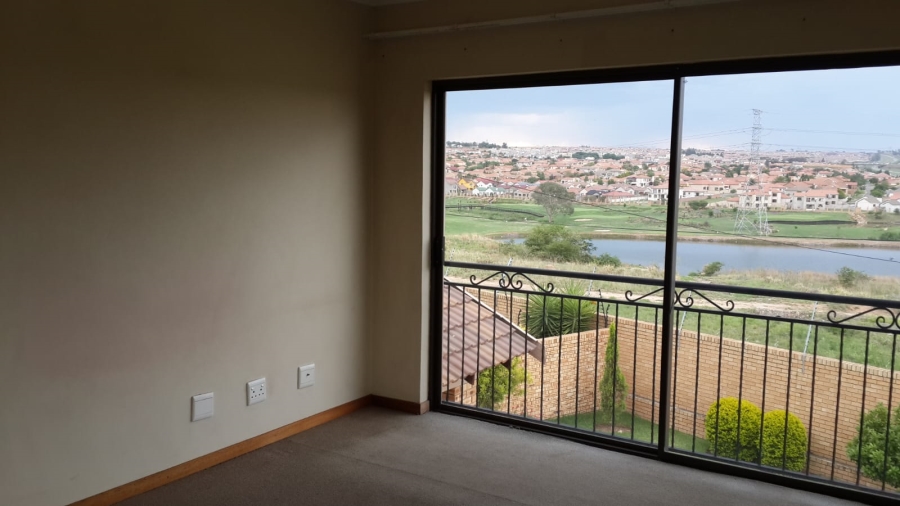 3 Bedroom Property for Sale in Thatchfield Cresent Gauteng