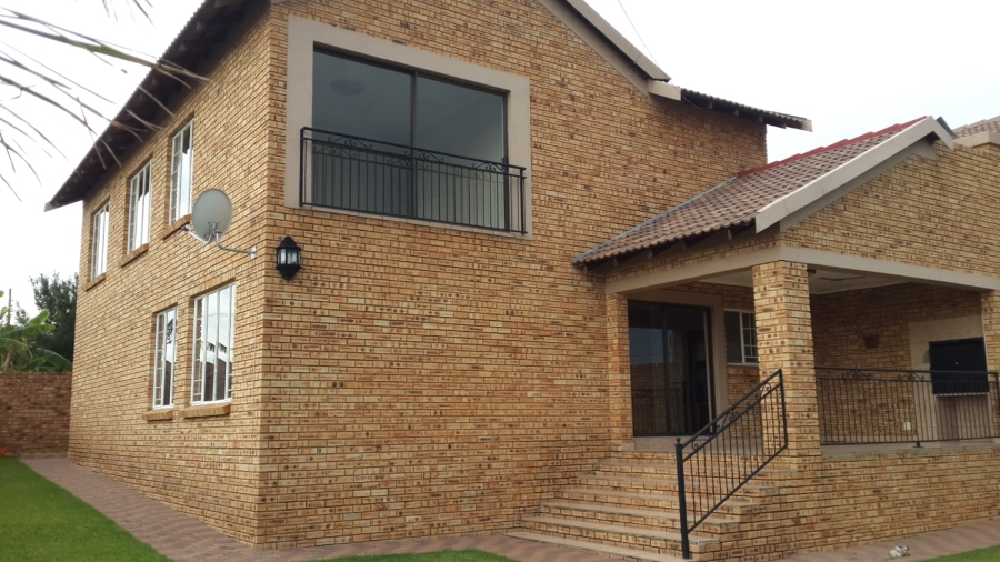 3 Bedroom Property for Sale in Thatchfield Cresent Gauteng