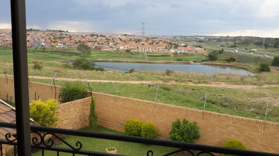 3 Bedroom Property for Sale in Thatchfield Cresent Gauteng