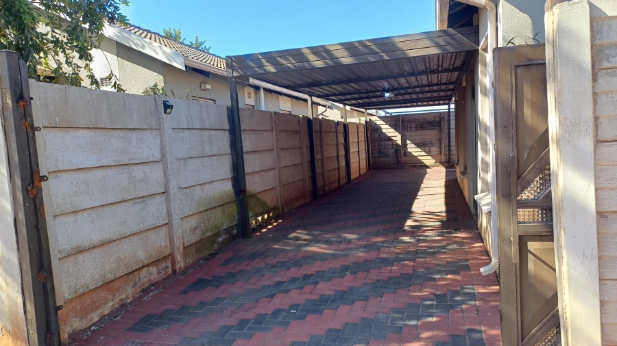 3 Bedroom Property for Sale in Sky City Gauteng