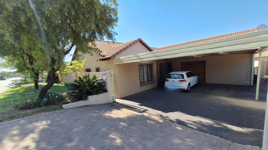 3 Bedroom Property for Sale in Thatchfield Hills Gauteng
