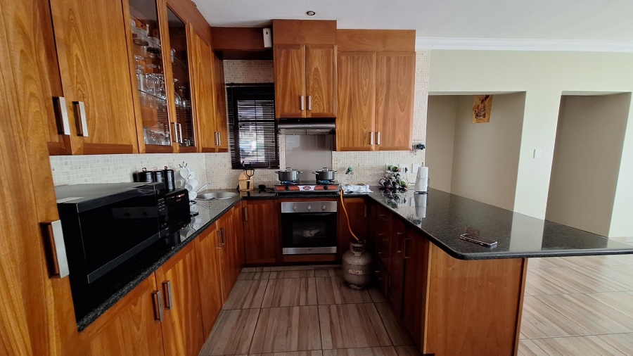 3 Bedroom Property for Sale in Thatchfield Hills Gauteng