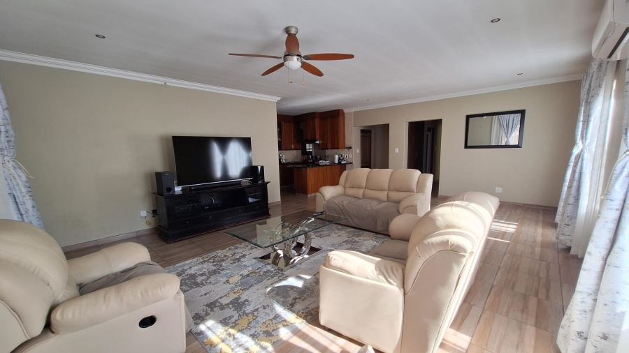 3 Bedroom Property for Sale in Thatchfield Hills Gauteng