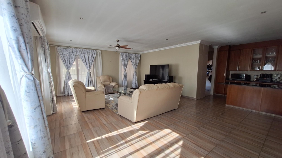 3 Bedroom Property for Sale in Thatchfield Hills Gauteng