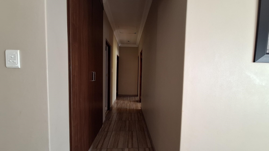3 Bedroom Property for Sale in Thatchfield Hills Gauteng