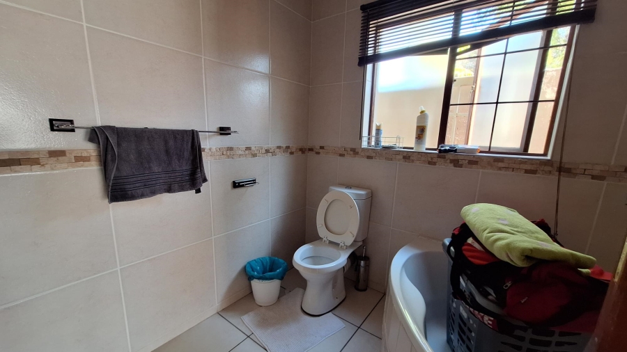 3 Bedroom Property for Sale in Thatchfield Hills Gauteng
