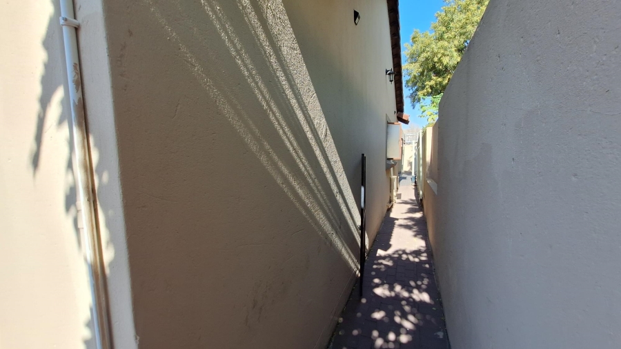 3 Bedroom Property for Sale in Thatchfield Hills Gauteng