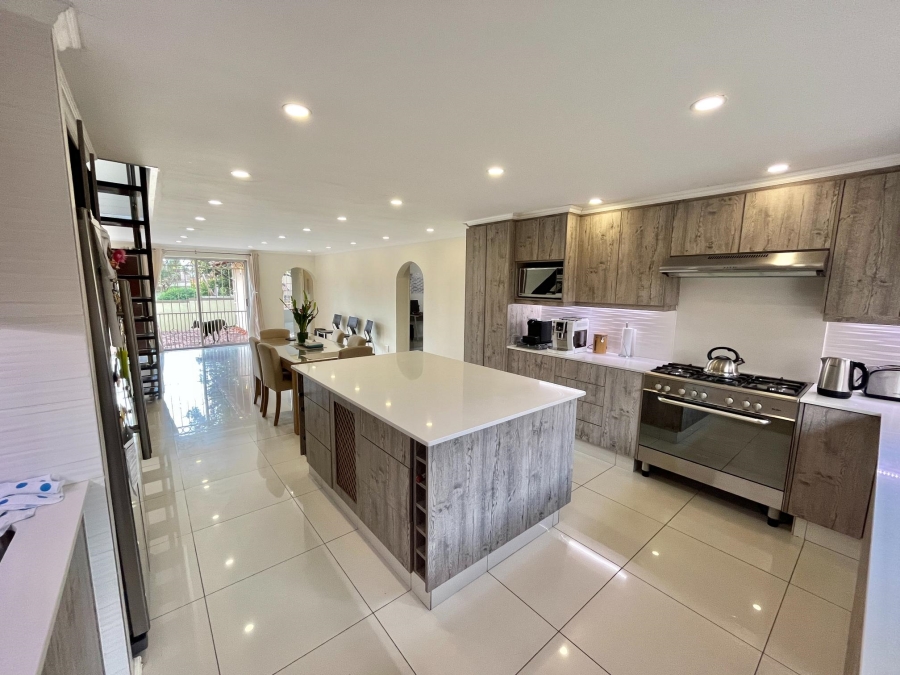 4 Bedroom Property for Sale in Barbeque Downs Gauteng