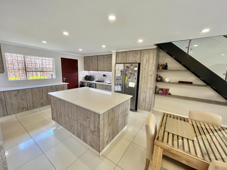 4 Bedroom Property for Sale in Barbeque Downs Gauteng