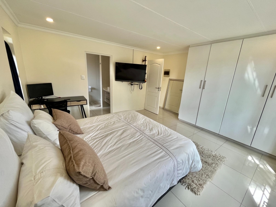 4 Bedroom Property for Sale in Barbeque Downs Gauteng