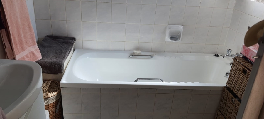 2 Bedroom Property for Sale in Eden Glen Gauteng