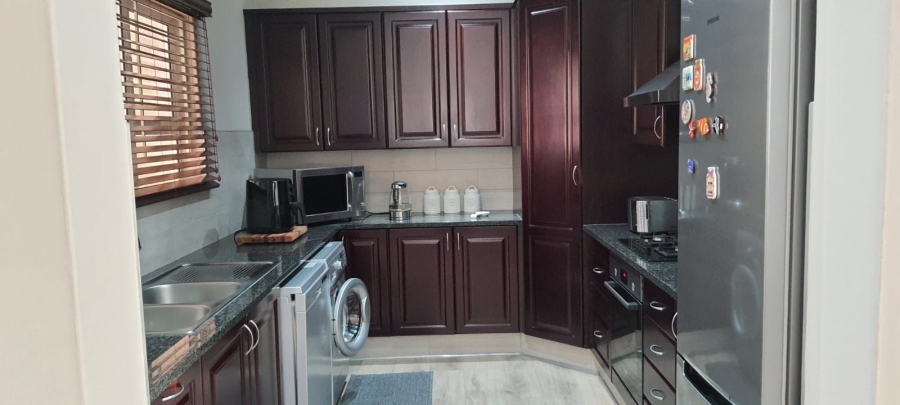 2 Bedroom Property for Sale in Greenstone Hill Gauteng