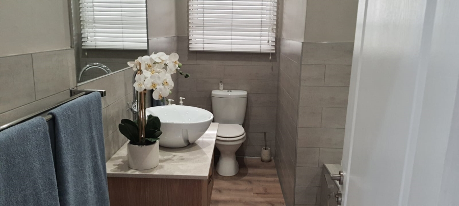 2 Bedroom Property for Sale in Greenstone Hill Gauteng