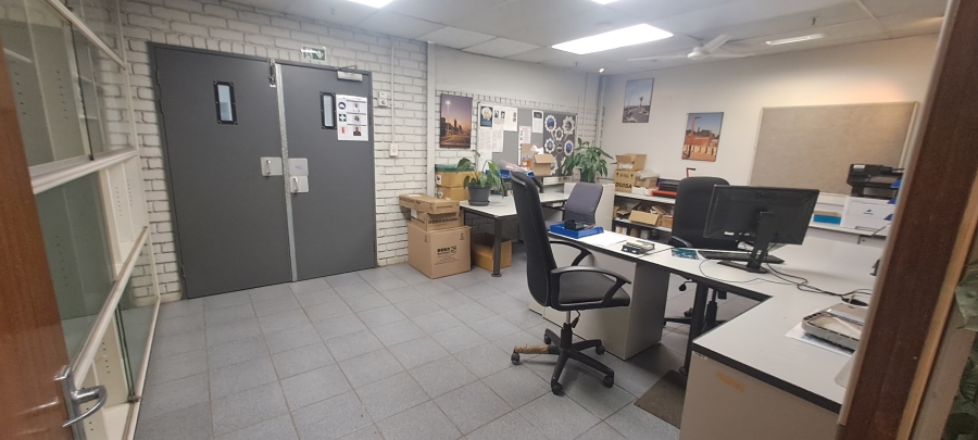 Commercial Property for Sale in Clayville Gauteng