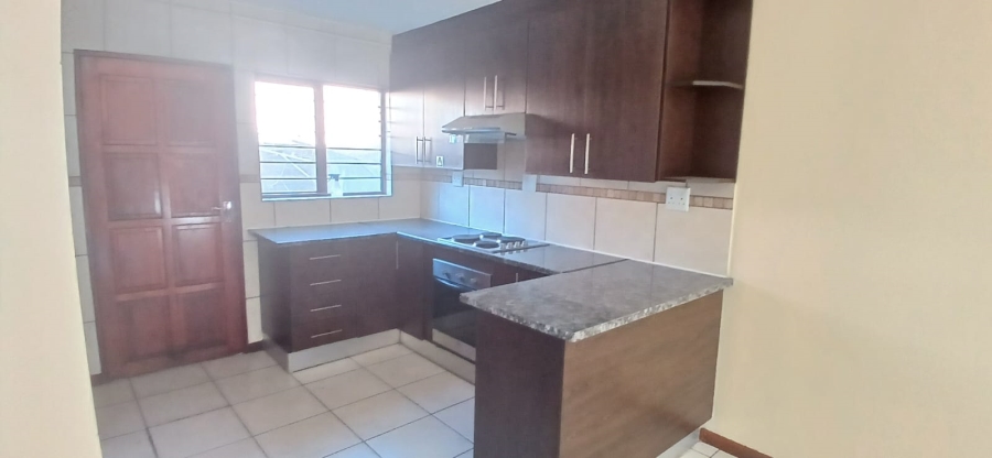 To Let 2 Bedroom Property for Rent in Greenhills Gauteng