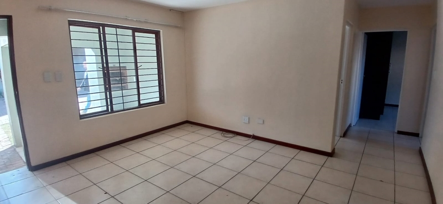 To Let 2 Bedroom Property for Rent in Greenhills Gauteng