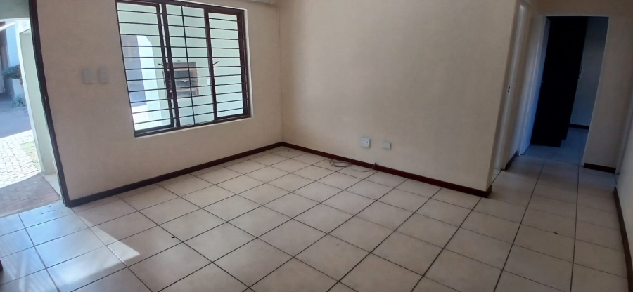 To Let 2 Bedroom Property for Rent in Greenhills Gauteng
