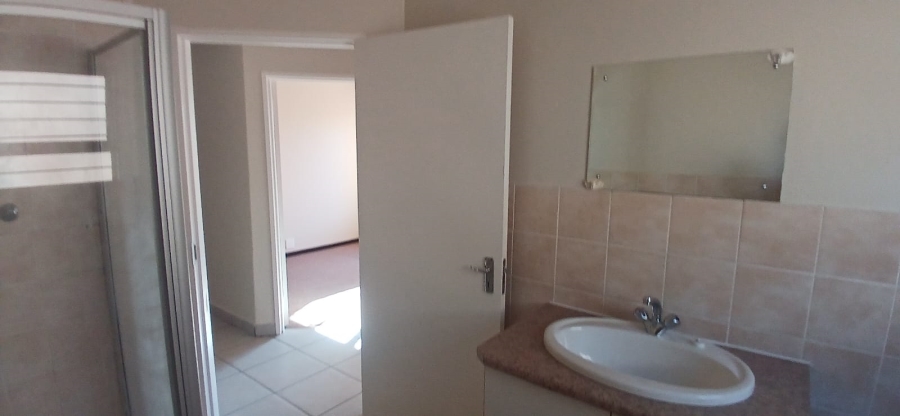 To Let 2 Bedroom Property for Rent in Randpoort Gauteng