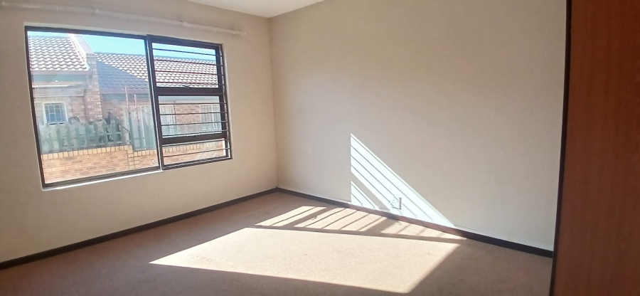 To Let 2 Bedroom Property for Rent in Randpoort Gauteng