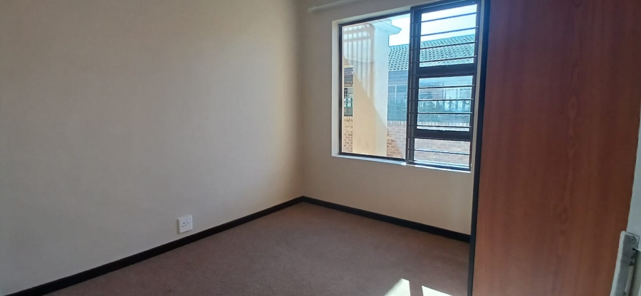 To Let 2 Bedroom Property for Rent in Randpoort Gauteng