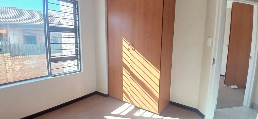 To Let 2 Bedroom Property for Rent in Randpoort Gauteng