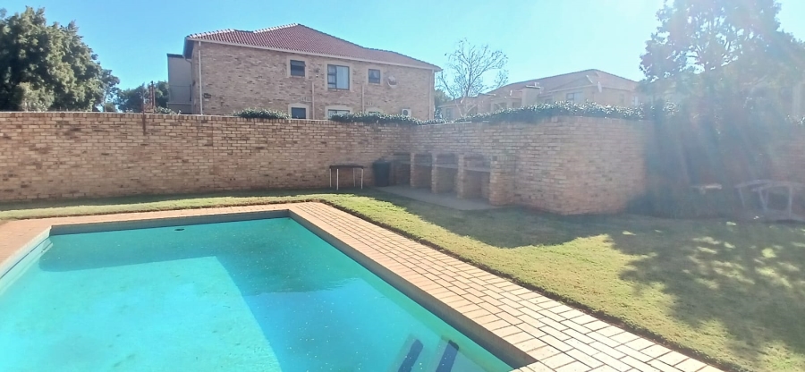 To Let 2 Bedroom Property for Rent in Randpoort Gauteng