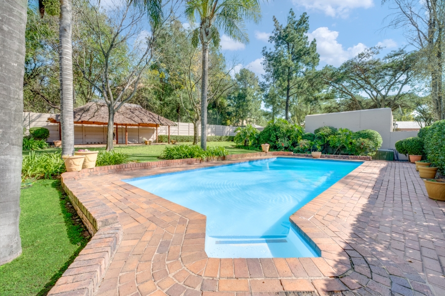 2 Bedroom Property for Sale in Bryanston Gauteng