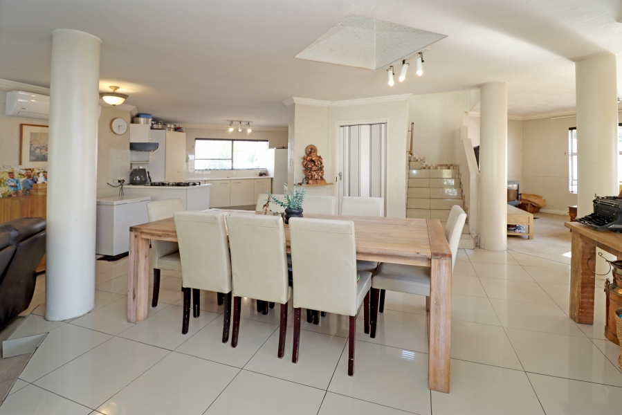 4 Bedroom Property for Sale in Corlett Gardens Gauteng