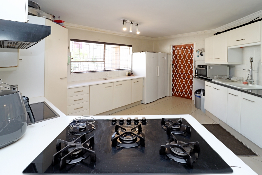 4 Bedroom Property for Sale in Corlett Gardens Gauteng