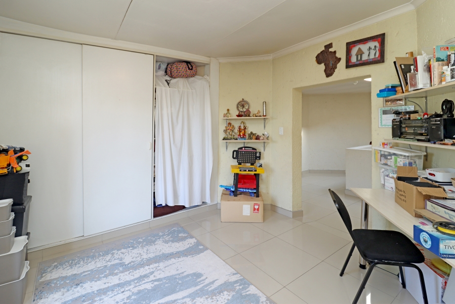 4 Bedroom Property for Sale in Corlett Gardens Gauteng