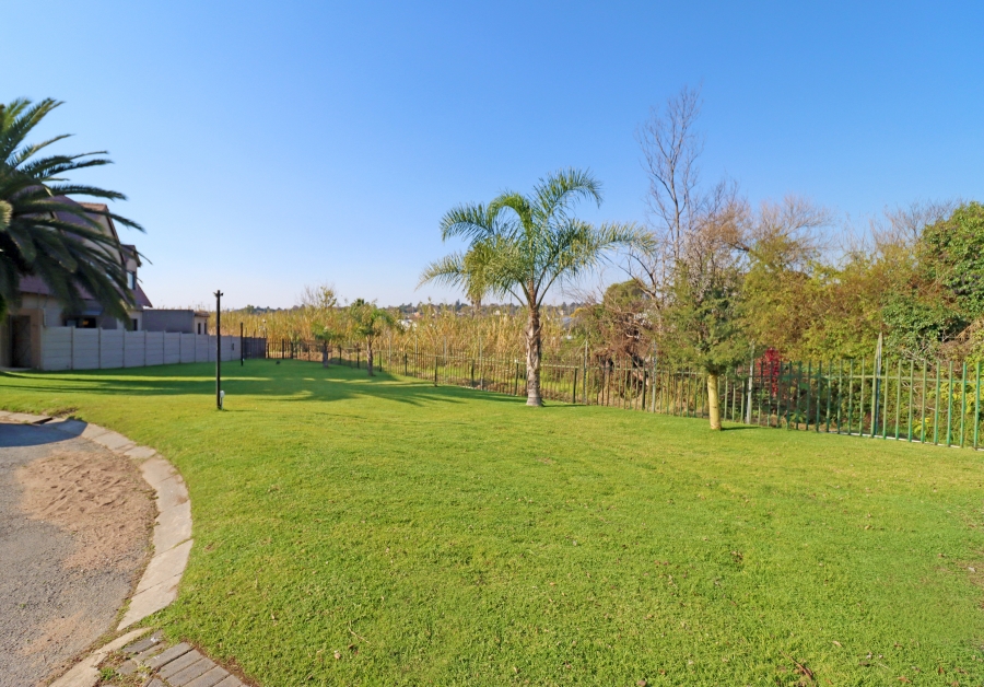 4 Bedroom Property for Sale in Corlett Gardens Gauteng