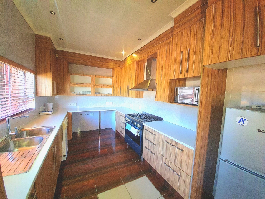 To Let 4 Bedroom Property for Rent in Edenvale Central Gauteng