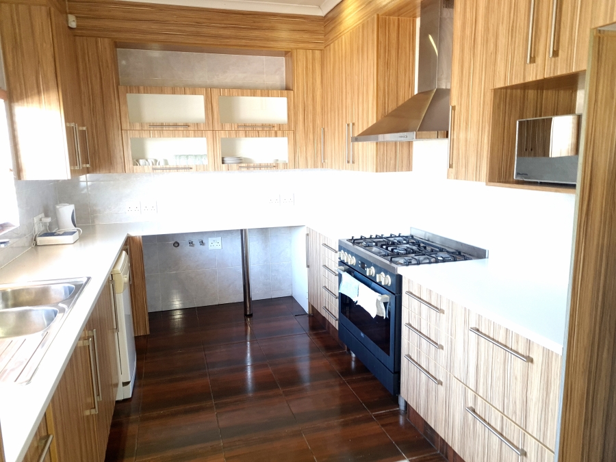 To Let 4 Bedroom Property for Rent in Edenvale Central Gauteng