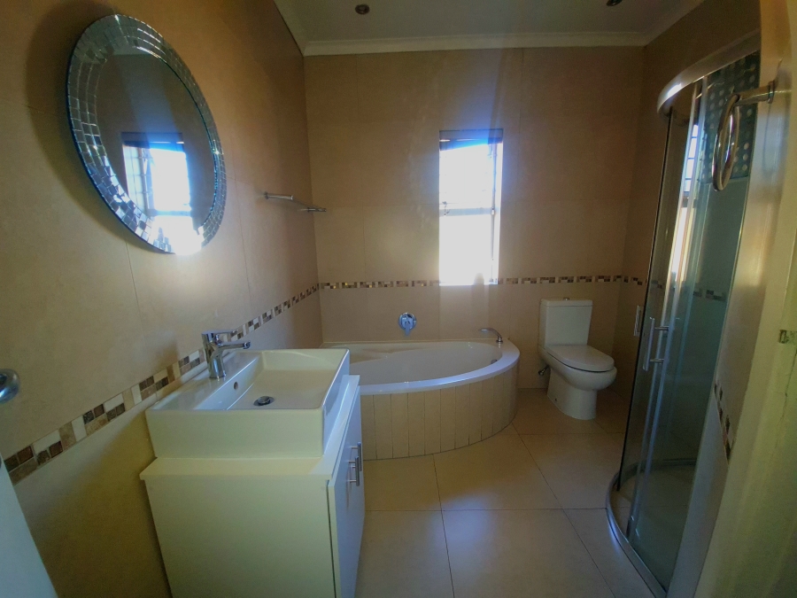 To Let 4 Bedroom Property for Rent in Edenvale Central Gauteng