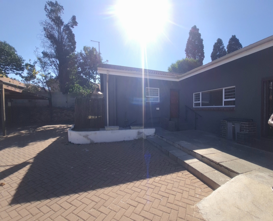 To Let 4 Bedroom Property for Rent in Edenvale Central Gauteng