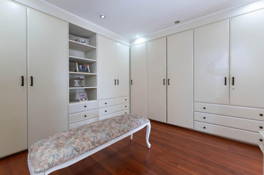 To Let 5 Bedroom Property for Rent in Bryanston Gauteng