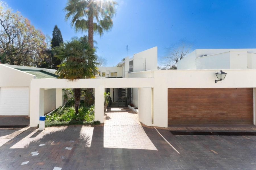 To Let 5 Bedroom Property for Rent in Bryanston Gauteng
