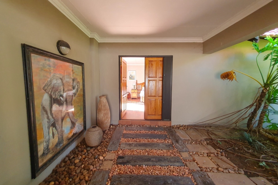 5 Bedroom Property for Sale in Three Rivers Gauteng